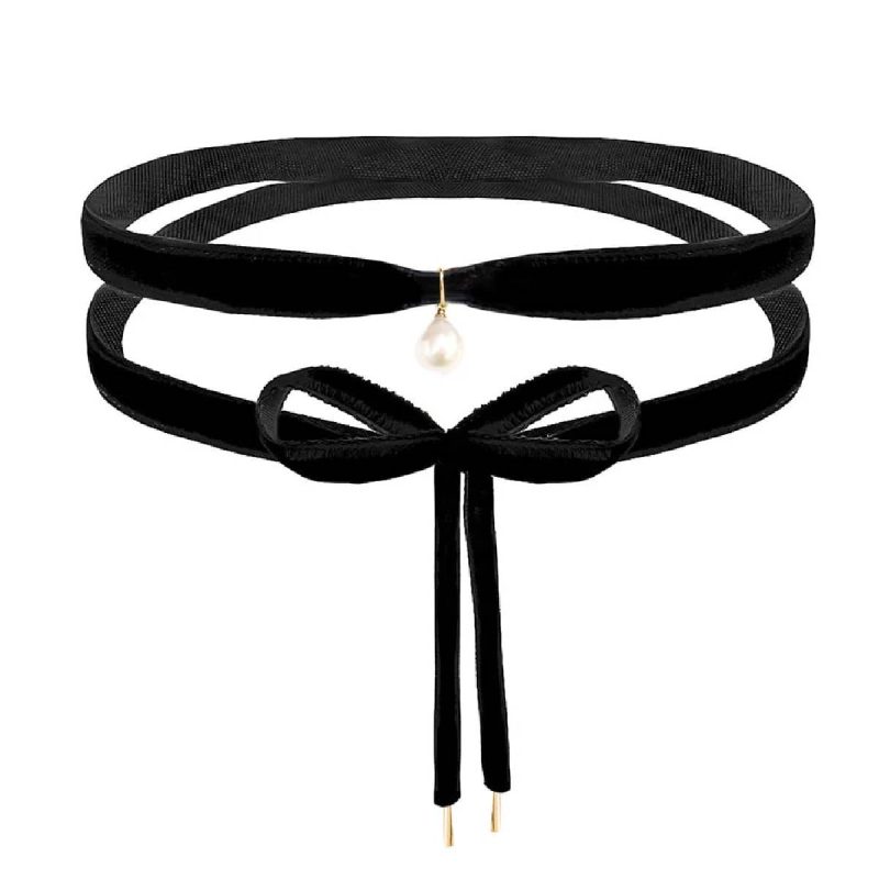 Choker na welurowej tasiemce z naturalną perłą