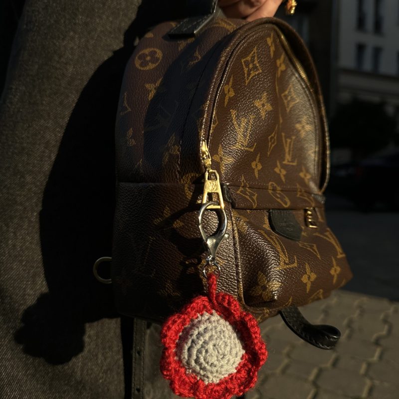 BRELOK KWIATUSZEK CZERWONY z przywieszką ZOZO CHARMS do torebki