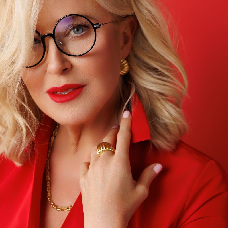 STYLIZACJA AGATA MŁYNARSKA - RED