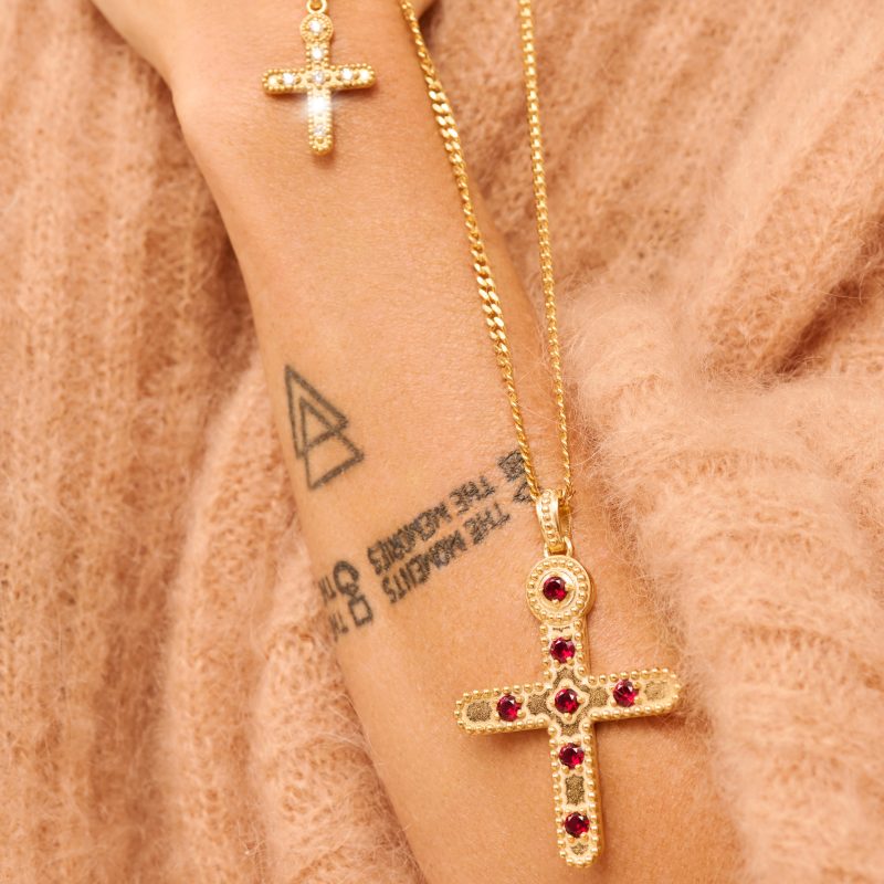 Łańcuszek z krzyżem MADONNA (5 mm)